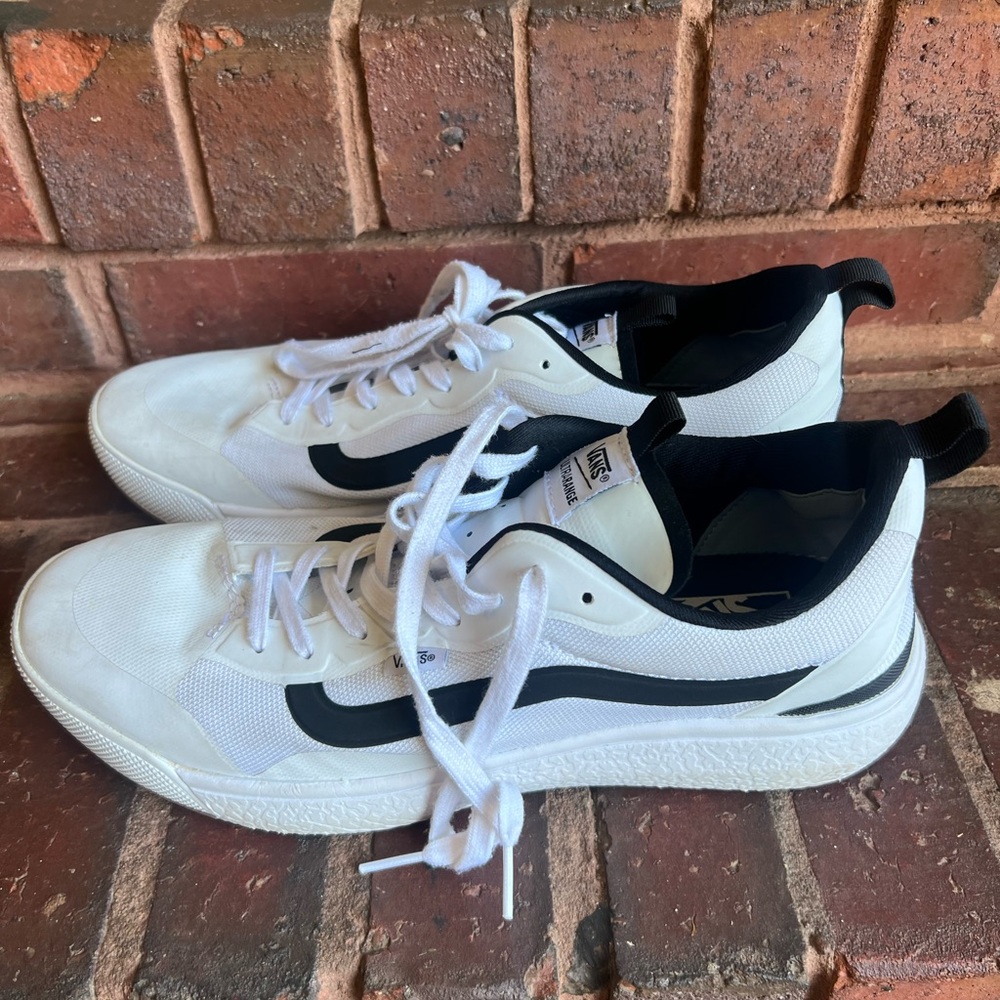 Vans Men's White and Black Sneakers